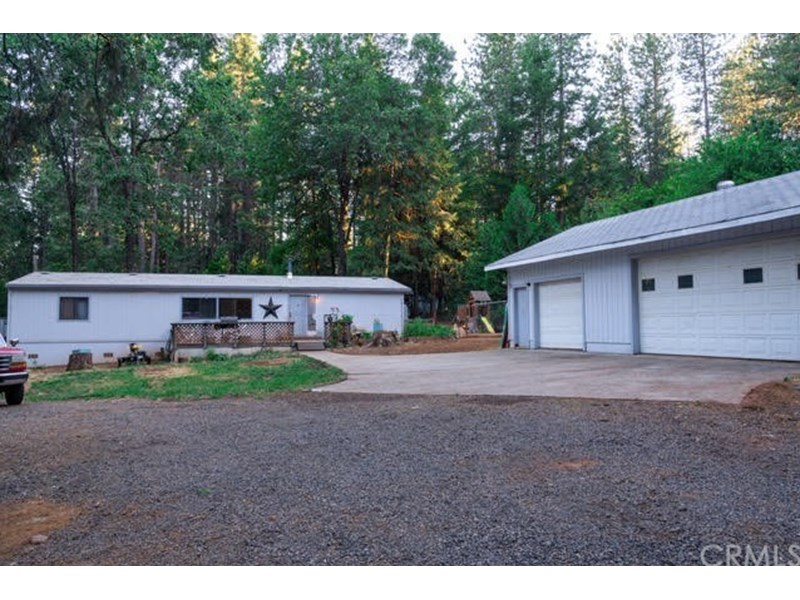 Beautiful 1600Sqft 3/2 Home Located on 1 Acre Lot with Huge 3-Car Unattached Work Shop on Right side.