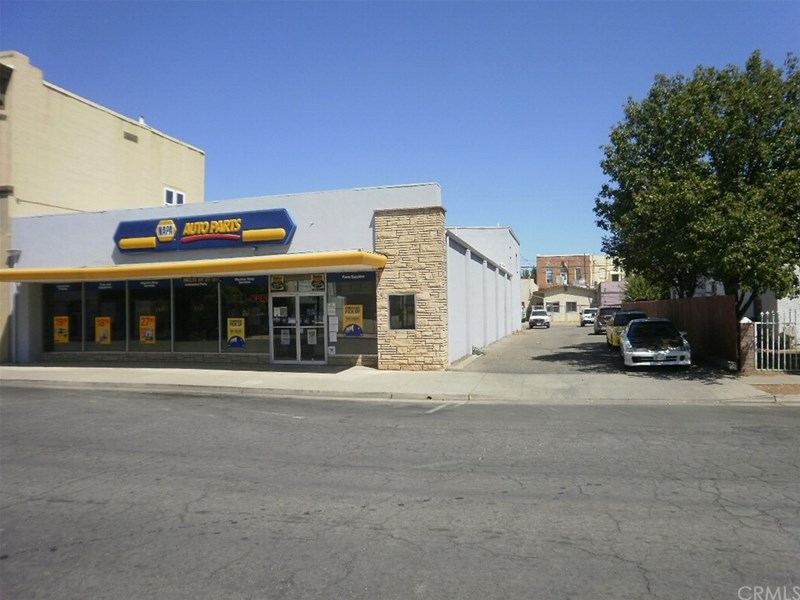 Front of Building showing extra parking and alley acess