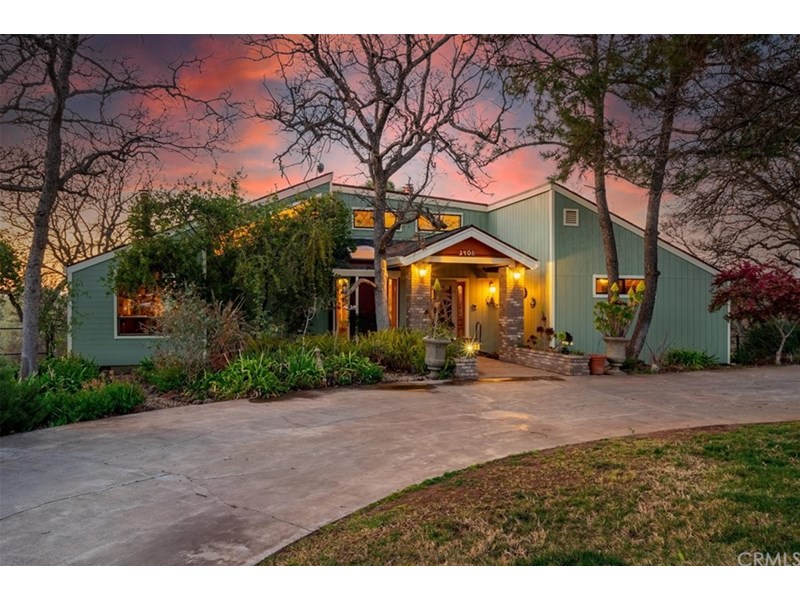 Beautifully established Country Estate on over 7 ½ acres in north Chico