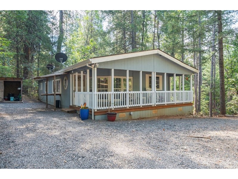 Cute 2 Bedroom, 2 Bathroom Manufactured Home on permanent foundation located Forest Ranch!